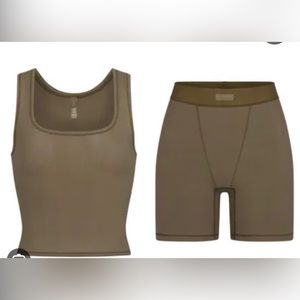 NWT Skims soft lounge set Army